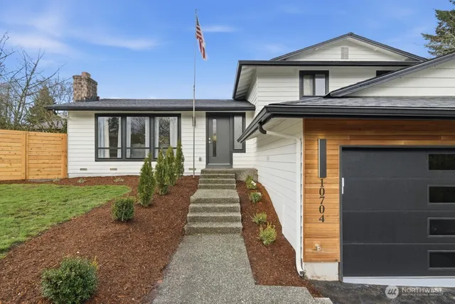 $1,099,950 | 10704 Northeast 200th Place, Bothell, WA 98011