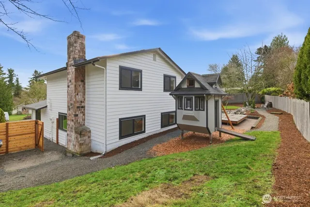 $1,099,950 | 10704 Northeast 200th Place, Bothell, WA 98011