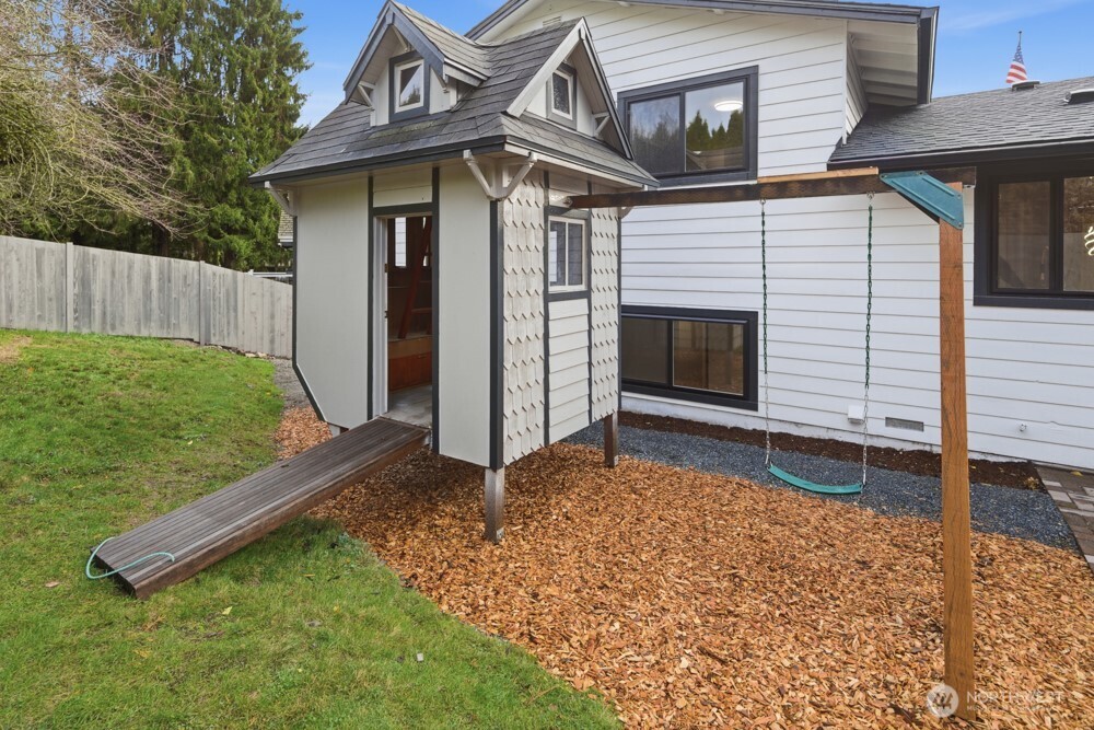 10704 Northeast 200th Place Bothell, WA 98011 - Photo 33 of 40