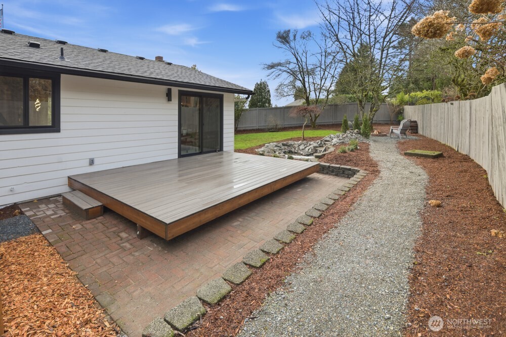 10704 Northeast 200th Place Bothell, WA 98011 - Photo 34 of 40