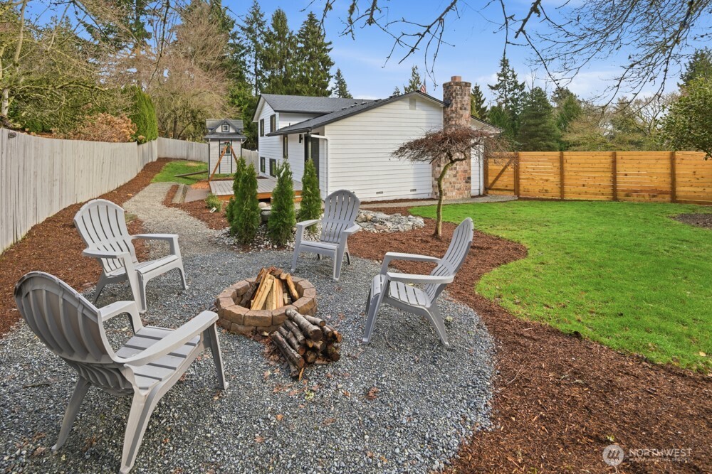 10704 Northeast 200th Place Bothell, WA 98011 - Photo 37 of 40