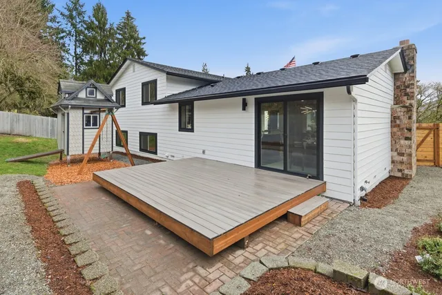 $1,099,950 | 10704 Northeast 200th Place, Bothell, WA 98011