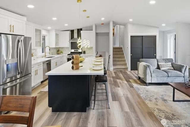 $1,099,950 | 10704 Northeast 200th Place, Bothell, WA 98011