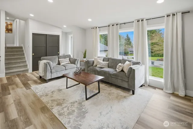 $1,099,950 | 10704 Northeast 200th Place, Bothell, WA 98011