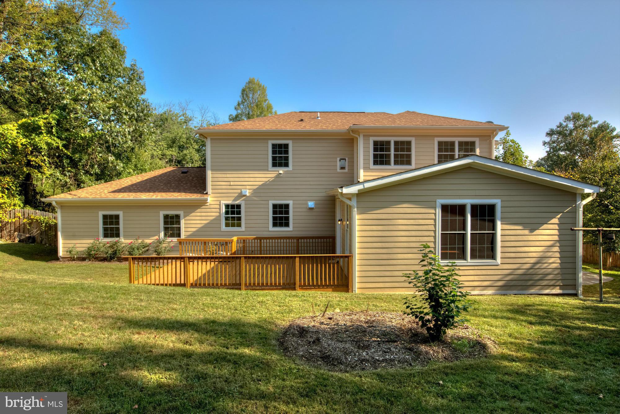 6413 Divine Street McLean, VA 22101 - Photo 29 of 30 Exterior (Rear)