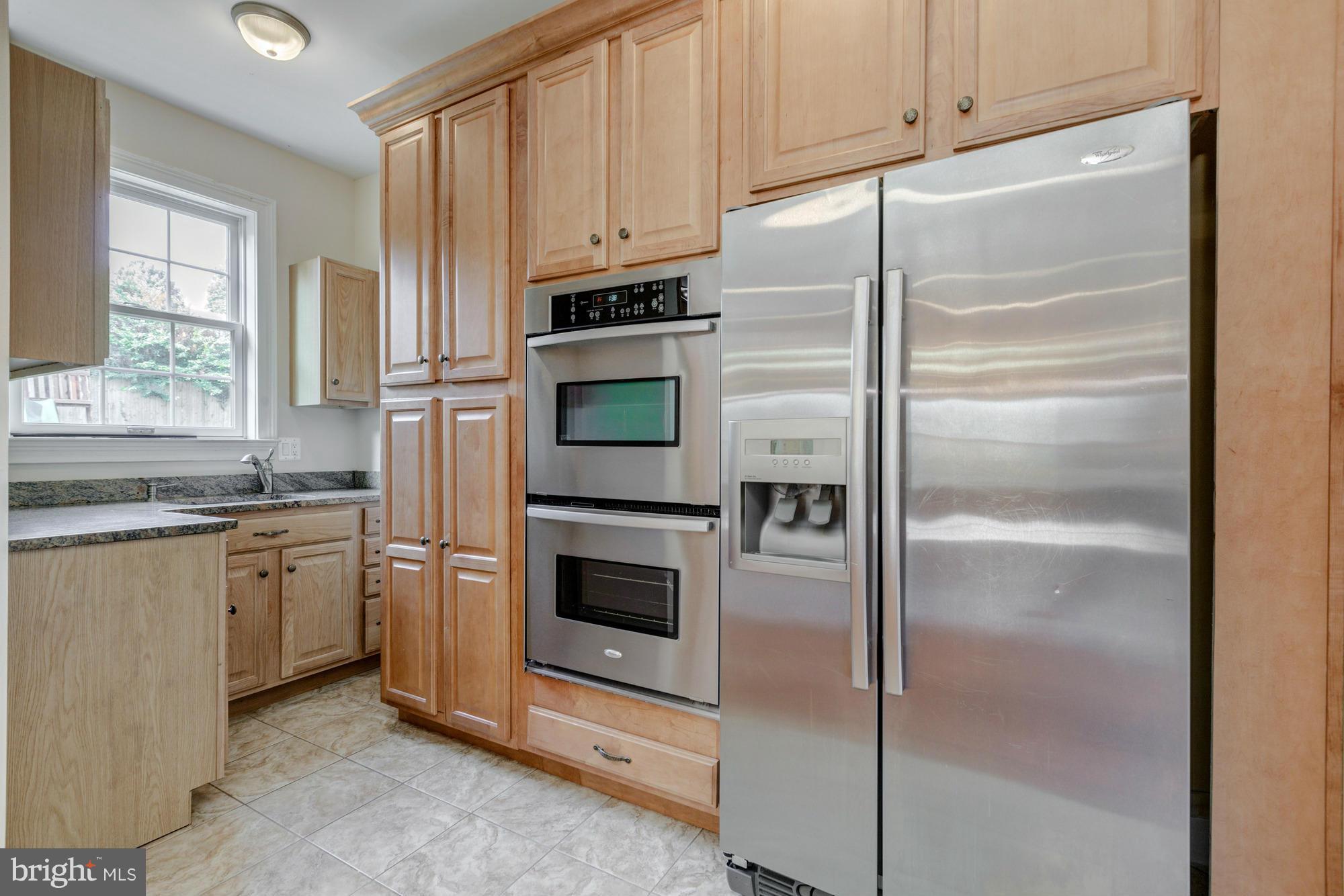 6413 Divine Street McLean, VA 22101 - Photo 10 of 30 Kitchen