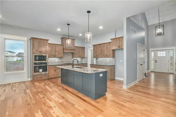 $756,000 | 6004 Apache Drive, Shawnee, KS 66226