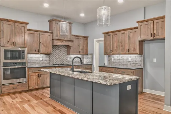 $756,000 | 6004 Apache Drive, Shawnee, KS 66226