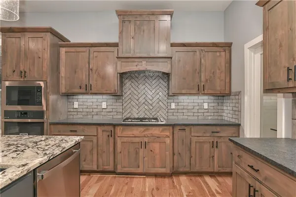 $756,000 | 6004 Apache Drive, Shawnee, KS 66226