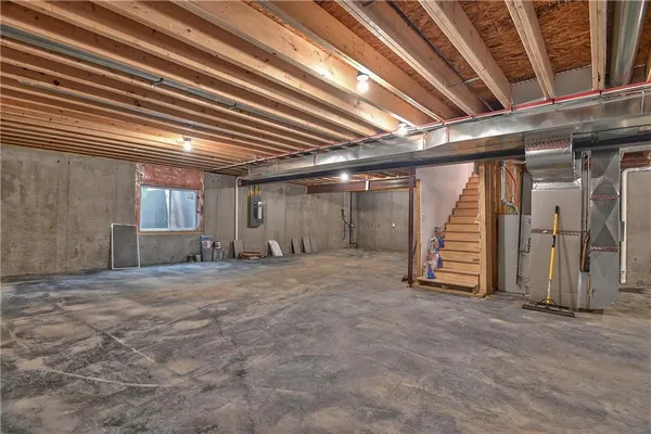 $756,000 | 6004 Apache Drive, Shawnee, KS 66226