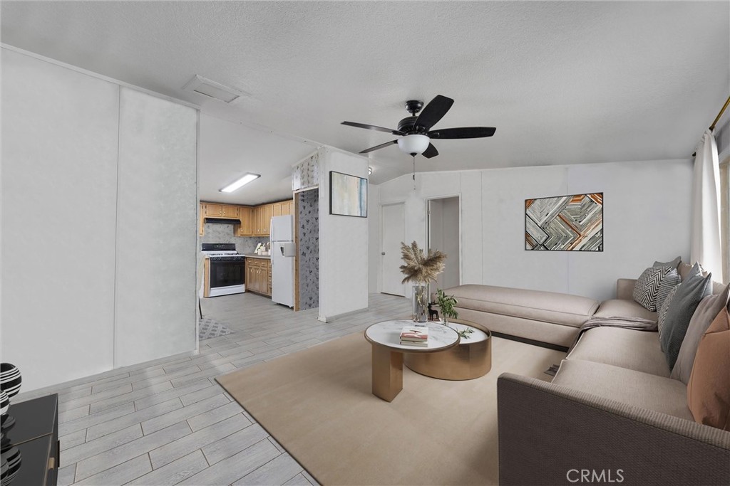 20411 Pegasus Street Tehachapi, CA 93561 - Photo 6 of 37