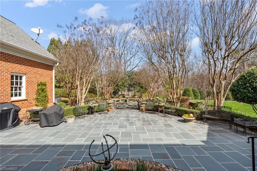 1212 Sturbridge Avenue High Point, NC 27262 - Photo 36 of 44