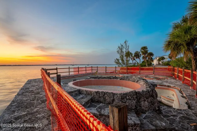 $7,000,000 | 11680 Point Drive, Merritt Island, FL 32952