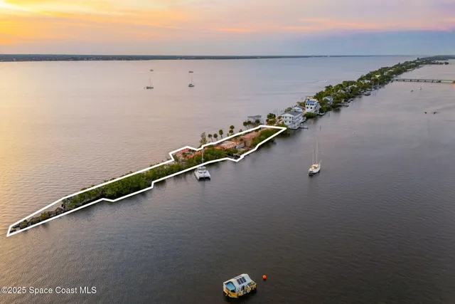 $7,000,000 | 11680 Point Drive, Merritt Island, FL 32952
