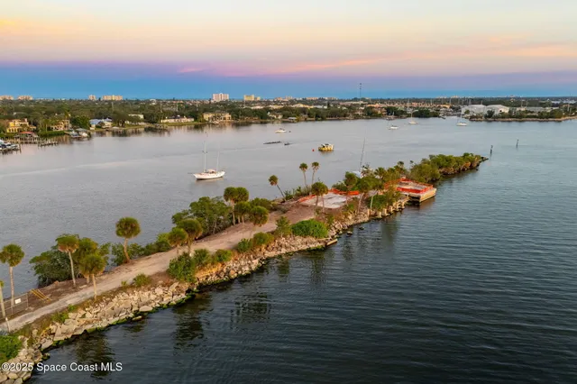 $7,000,000 | 11680 Point Drive, Merritt Island, FL 32952