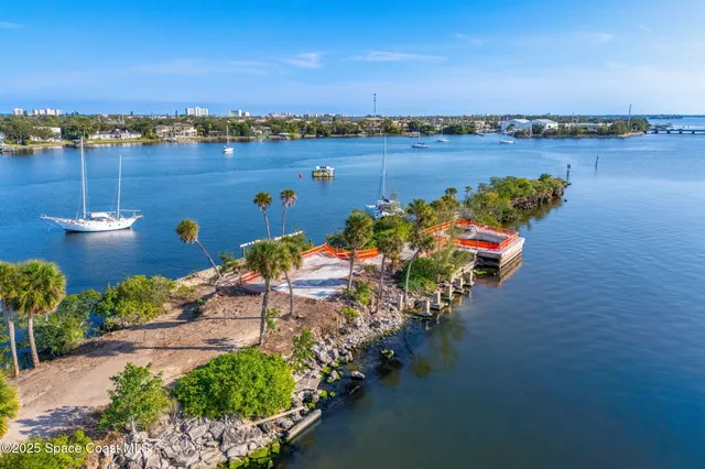 $7,000,000 | 11680 Point Drive, Merritt Island, FL 32952