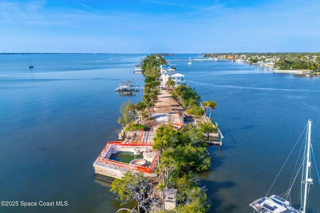 $7,000,000 | 11680 Point Drive, Merritt Island, FL 32952