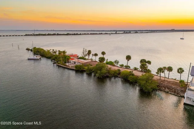$7,000,000 | 11680 Point Drive, Merritt Island, FL 32952