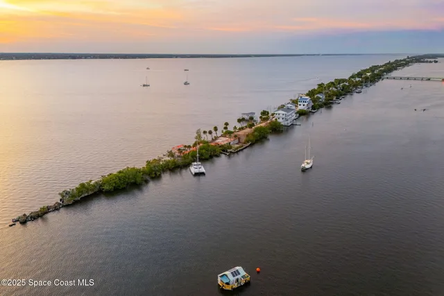 $7,000,000 | 11680 Point Drive, Merritt Island, FL 32952