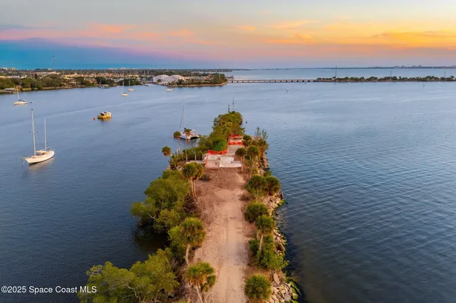 $7,000,000 | 11680 Point Drive, Merritt Island, FL 32952