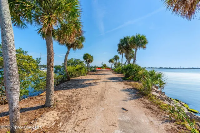 $7,000,000 | 11680 Point Drive, Merritt Island, FL 32952
