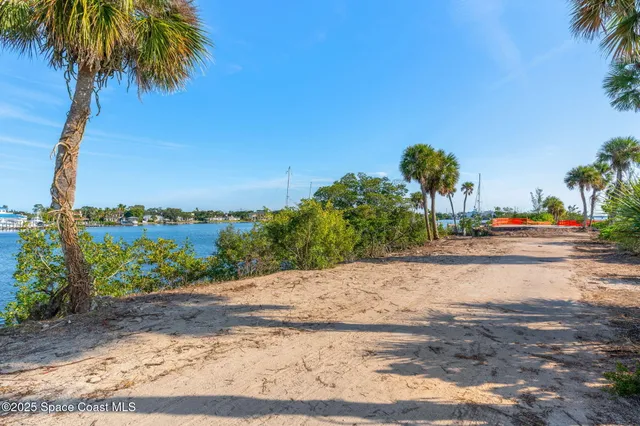 $7,000,000 | 11680 Point Drive, Merritt Island, FL 32952