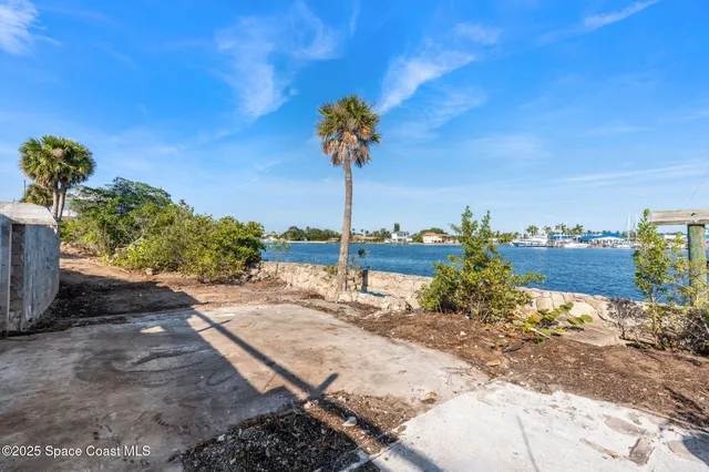$7,000,000 | 11680 Point Drive, Merritt Island, FL 32952