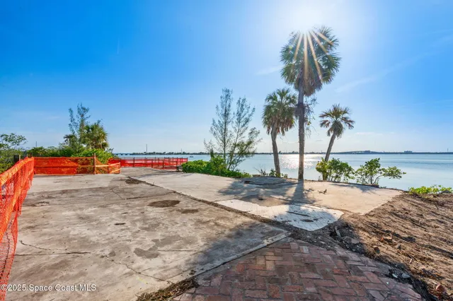 $7,000,000 | 11680 Point Drive, Merritt Island, FL 32952