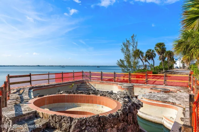 $7,000,000 | 11680 Point Drive, Merritt Island, FL 32952