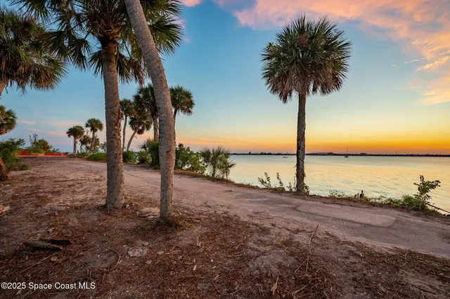 $7,000,000 | 11680 Point Drive, Merritt Island, FL 32952