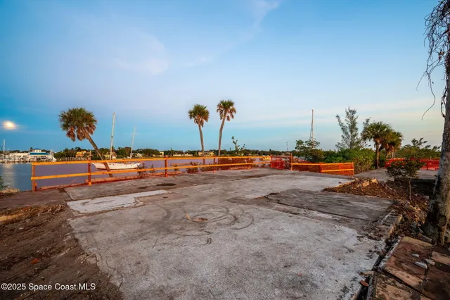 $7,000,000 | 11680 Point Drive, Merritt Island, FL 32952