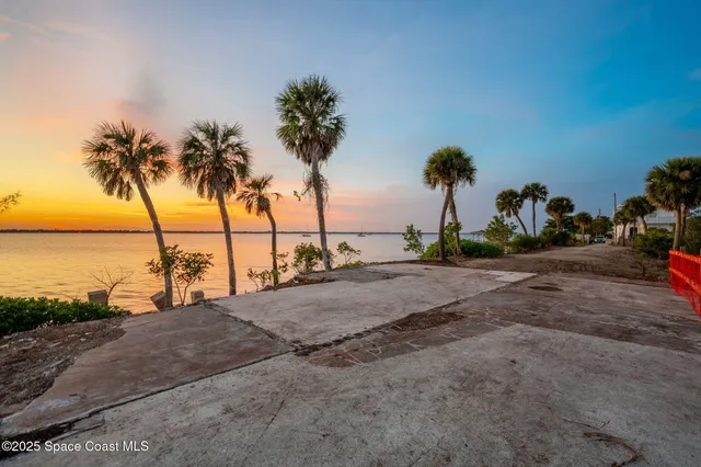 $7,000,000 | 11680 Point Drive, Merritt Island, FL 32952