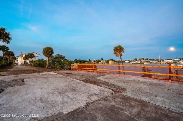 $7,000,000 | 11680 Point Drive, Merritt Island, FL 32952