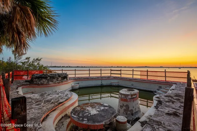 $7,000,000 | 11680 Point Drive, Merritt Island, FL 32952