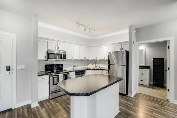 $174,900 | 114200 Hundertmark Road, Unit 411, Chaska, MN 55318