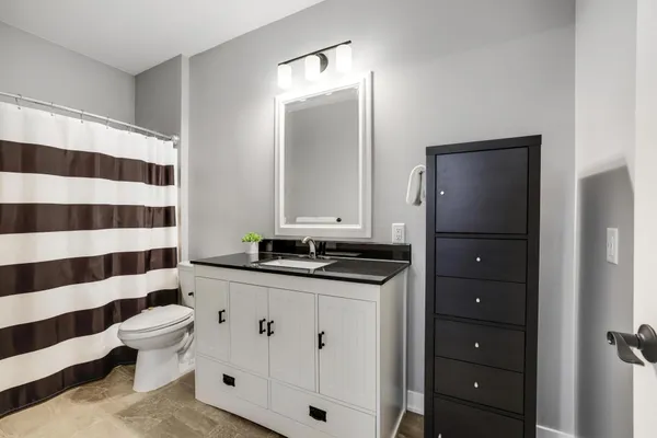 $174,900 | 114200 Hundertmark Road, Unit 411, Chaska, MN 55318
