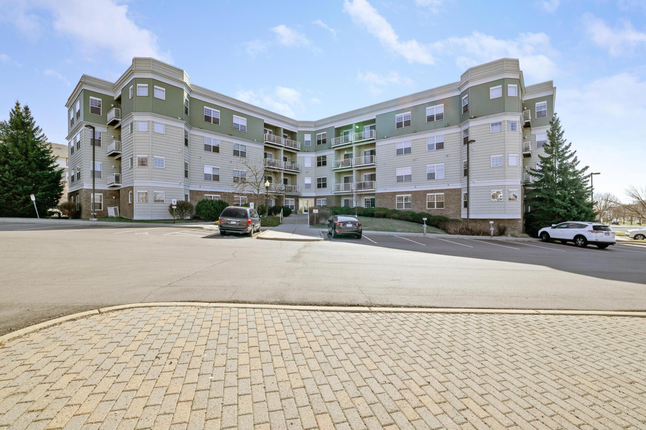 114200 Hundertmark Road, Unit 411 Chaska, MN 55318 - Photo 15 of 26