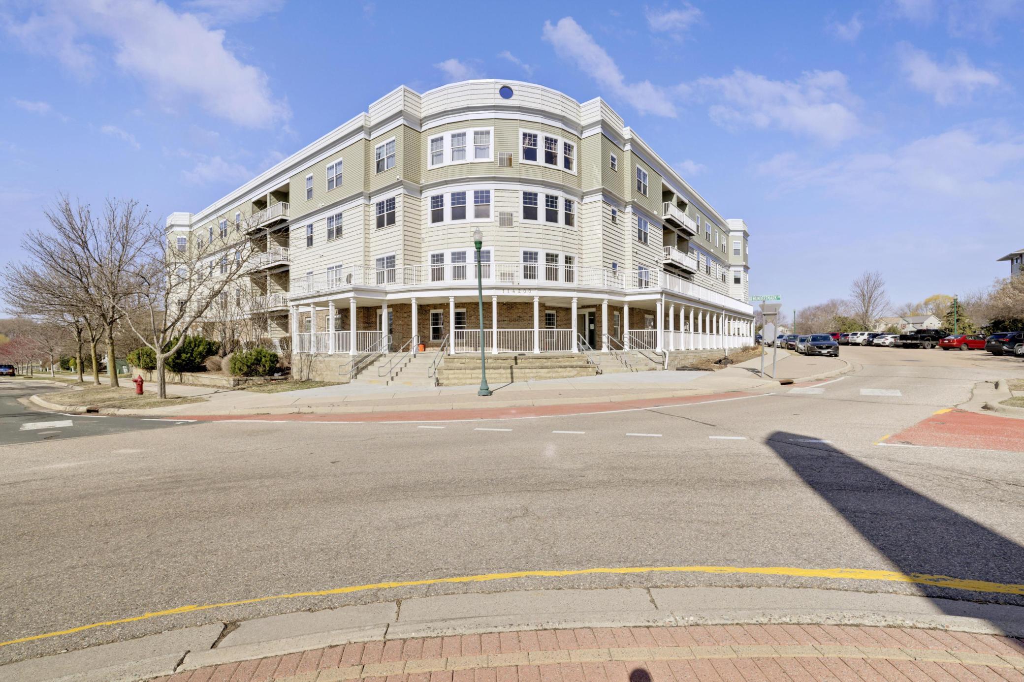 114200 Hundertmark Road, Unit 411 Chaska, MN 55318 - Photo 16 of 26