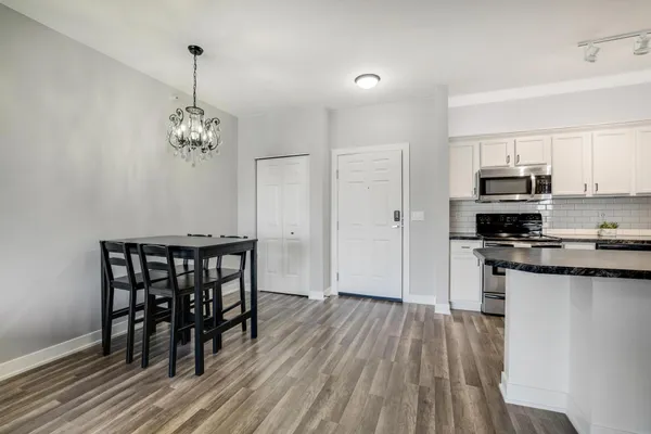 $174,900 | 114200 Hundertmark Road, Unit 411, Chaska, MN 55318