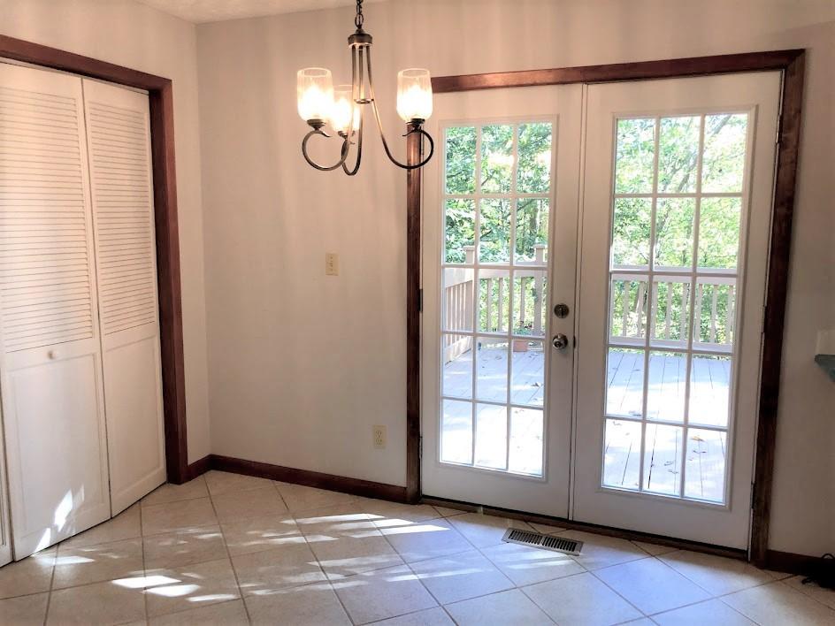823 West Outer Drive Oak Ridge, TN 37830 - Photo 11 of 40 Eat In Kitchen