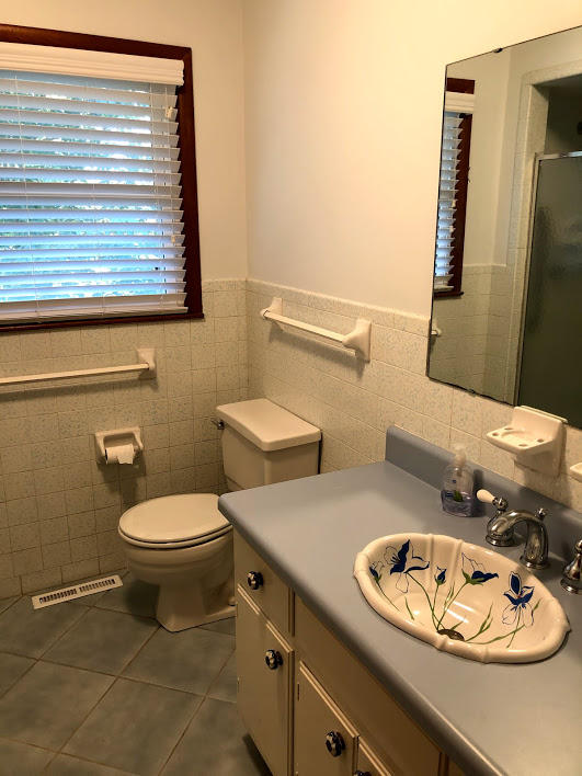 823 West Outer Drive Oak Ridge, TN 37830 - Photo 26 of 40 Full Bathroom 2 Main Level