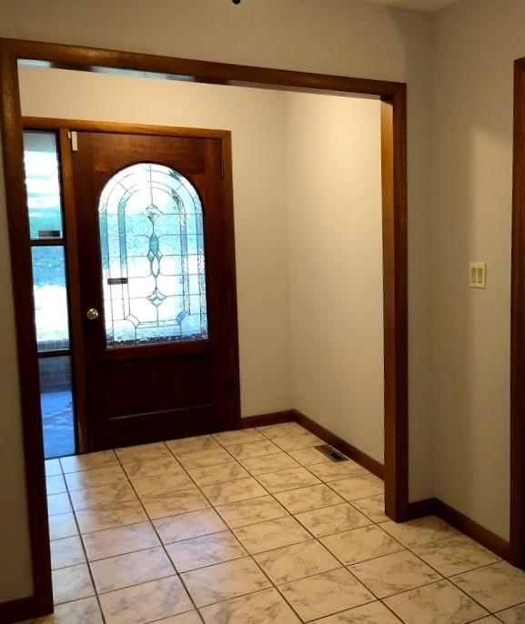 823 West Outer Drive Oak Ridge, TN 37830 - Photo 4 of 40 Foyer