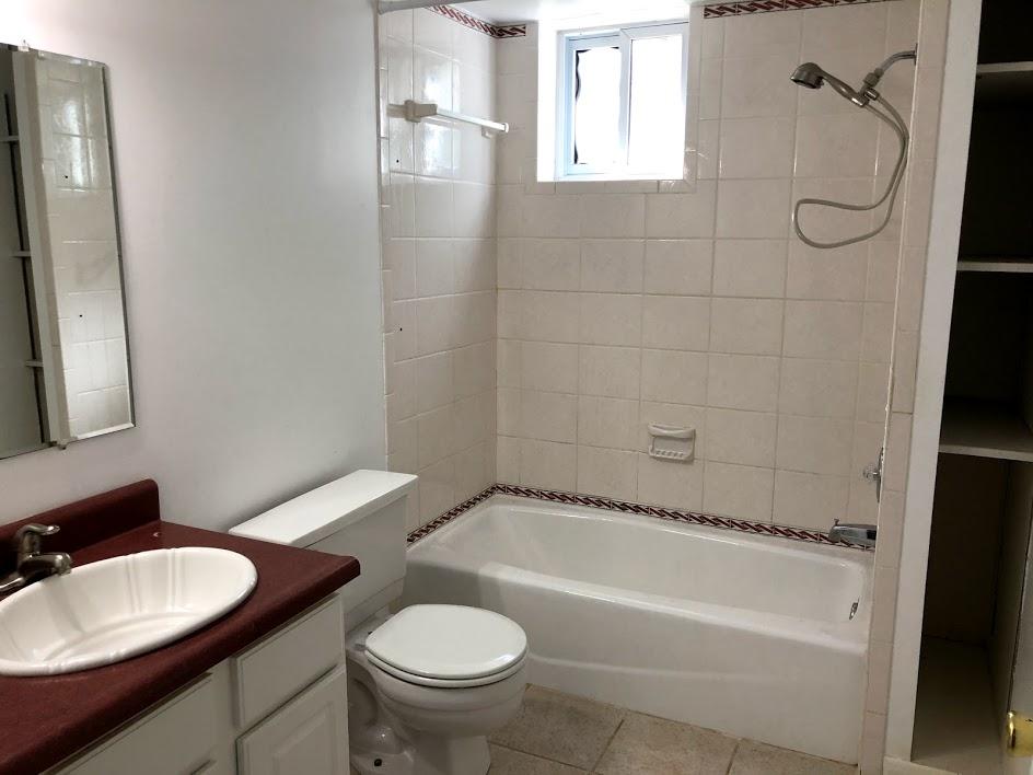 823 West Outer Drive Oak Ridge, TN 37830 - Photo 33 of 40 Full Bathroom Garden Level