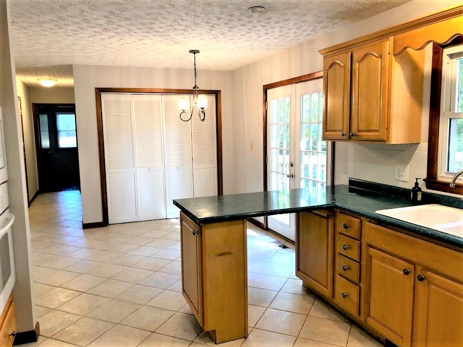 823 West Outer Drive Oak Ridge, TN 37830 - Photo 7 of 40 Kitchen