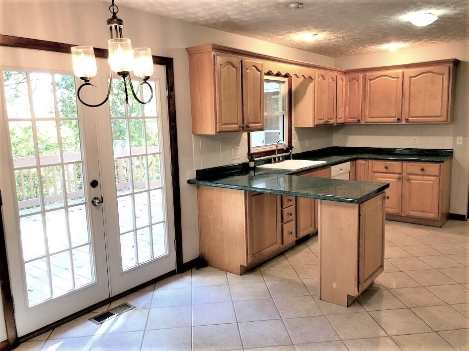 823 West Outer Drive Oak Ridge, TN 37830 - Photo 8 of 40 Kitchen
