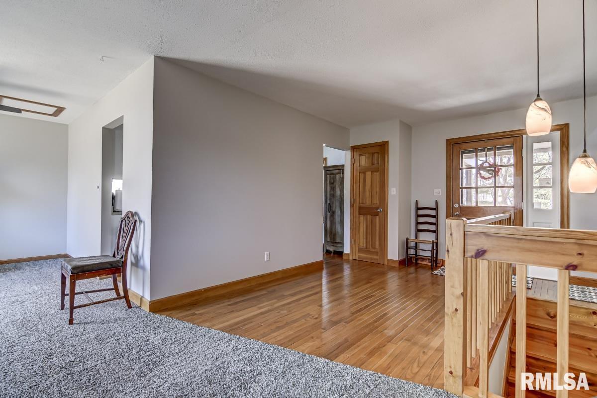 14093 St Joseph Road Athens, IL 62613 - Photo 5 of 38 Gallery Image 5