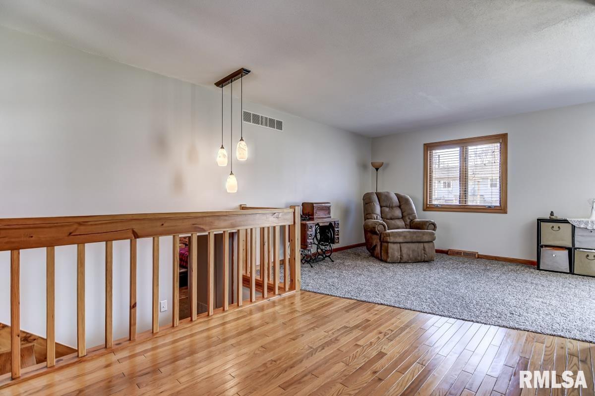 14093 St Joseph Road Athens, IL 62613 - Photo 6 of 38 Gallery Image 6