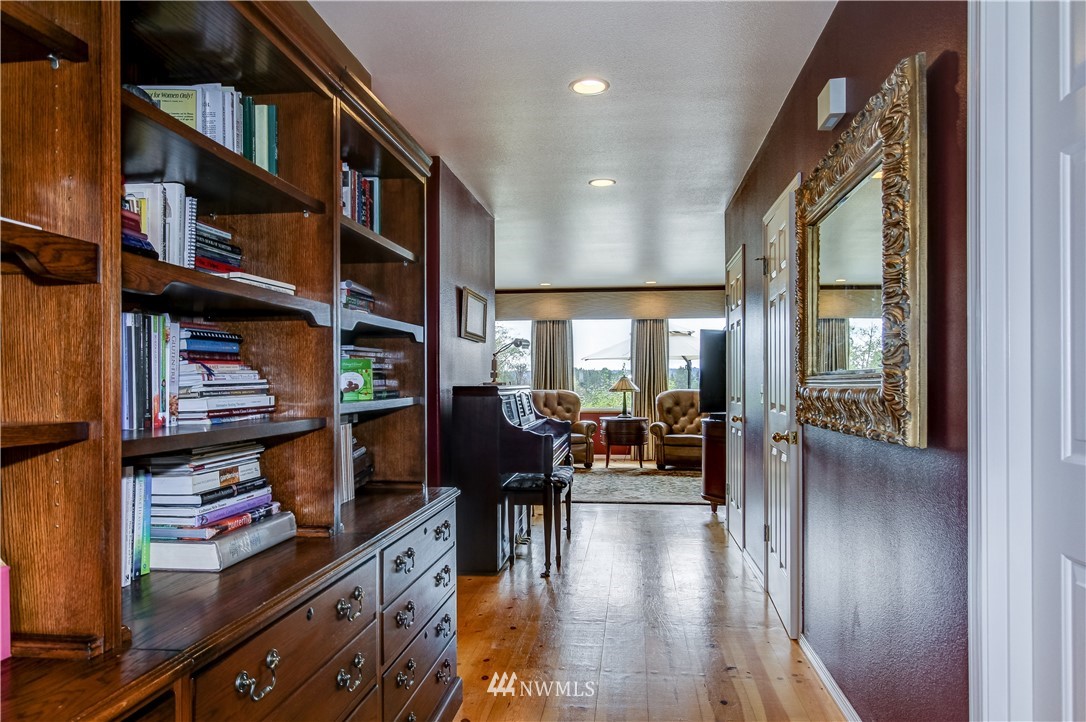 6806 Foster Slough Road Snohomish, WA 98290 - Photo 5 of 25 Gallery Image 5