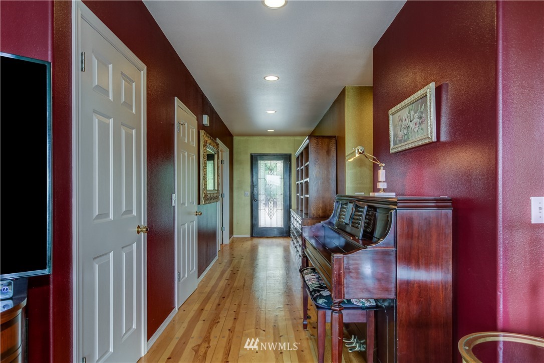 6806 Foster Slough Road Snohomish, WA 98290 - Photo 6 of 25 Gallery Image 6