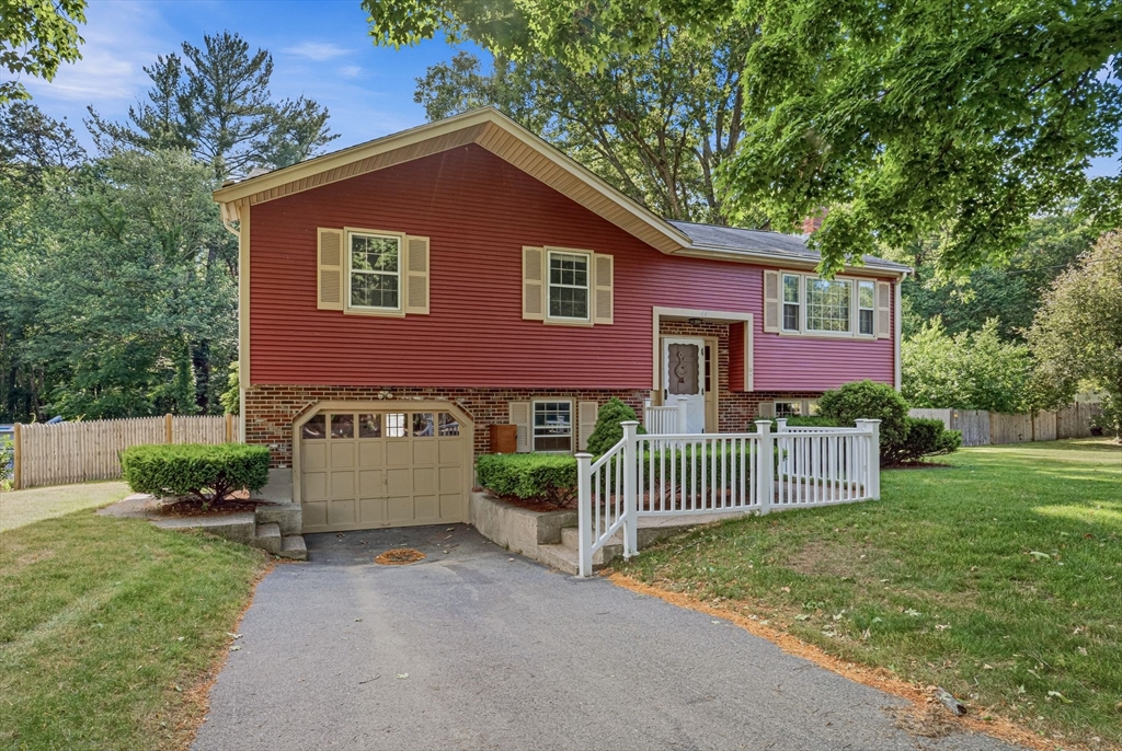 44 Tomlinson Road Attleboro, MA 02703 - Photo 2 of 35